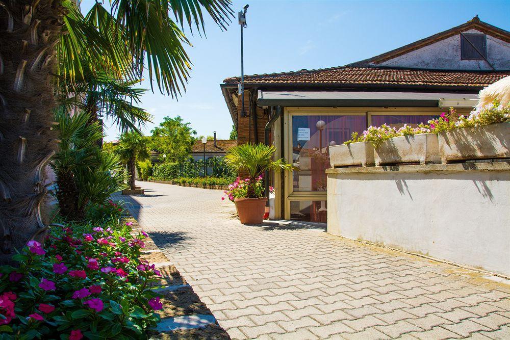 Aparthotel Costa Paradiso Лідо-Адріано Екстер'єр фото
