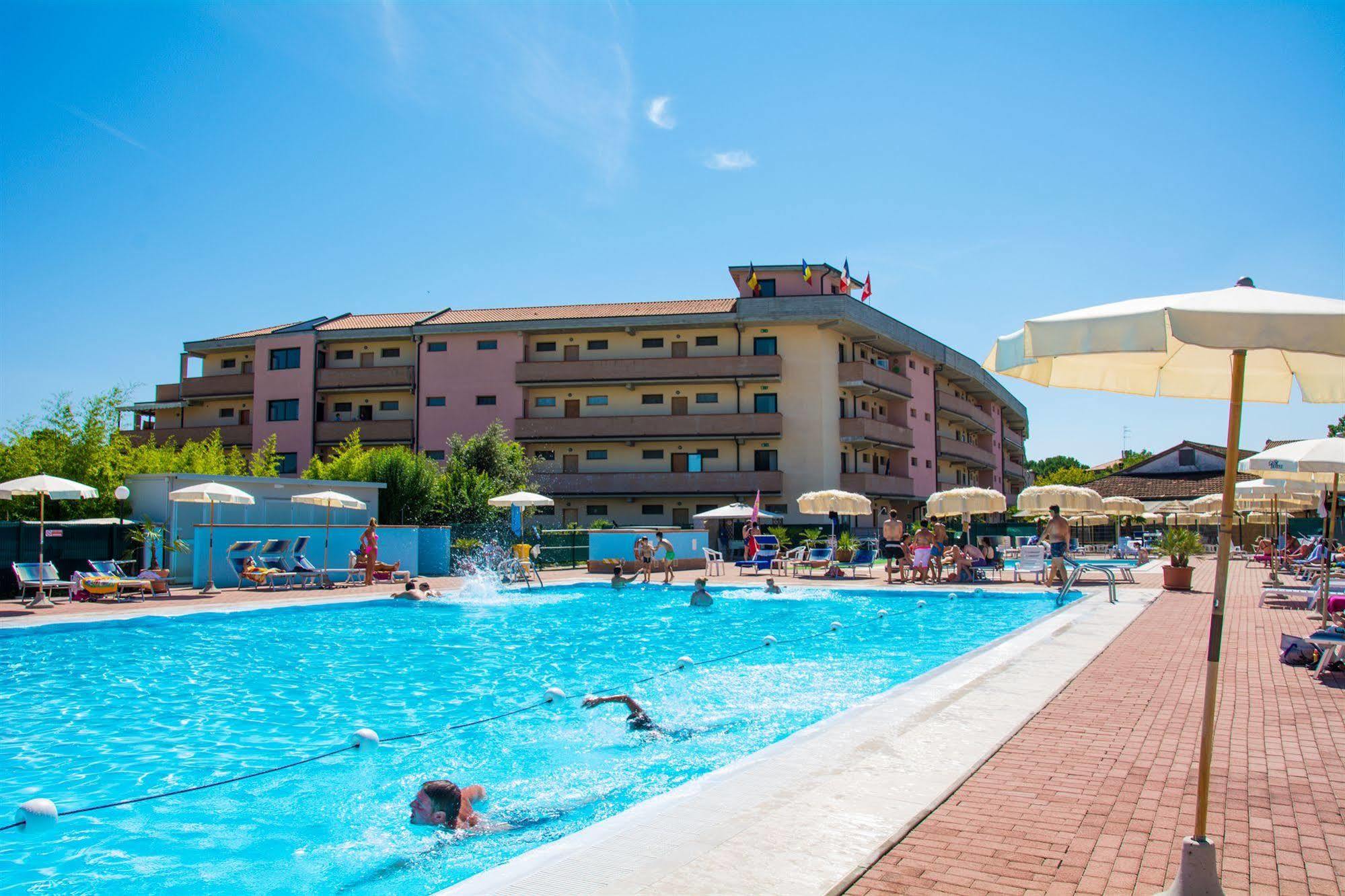 Aparthotel Costa Paradiso Лідо-Адріано Екстер'єр фото